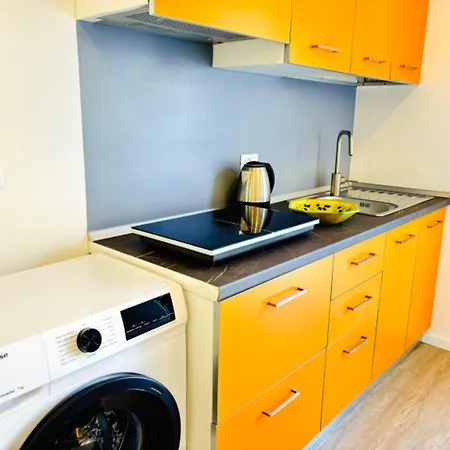 Beachside Apartment With Balcony *