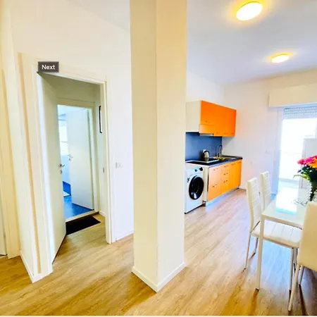 Beachside With Balcony Apartamento