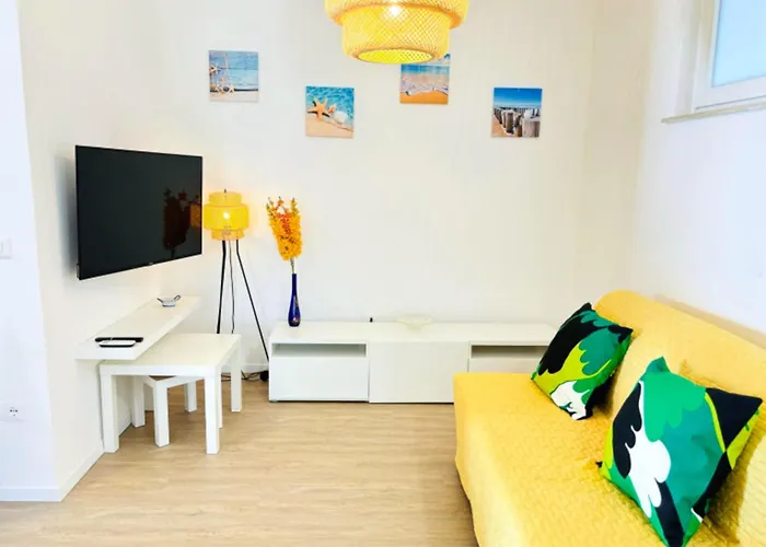 Beachside Apartment With Balcony Bibione