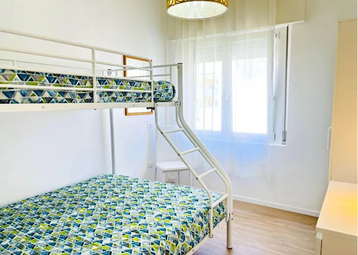 Beachside Apartment With Balcony Apartman *