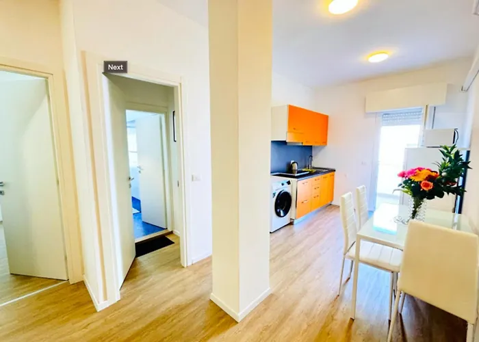 Beachside Apartment With Balcony Apartman