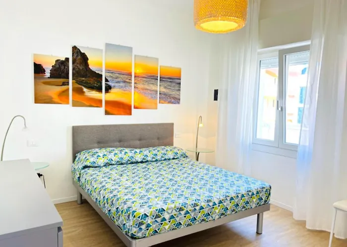 Beachside Apartment With Balcony Apartman